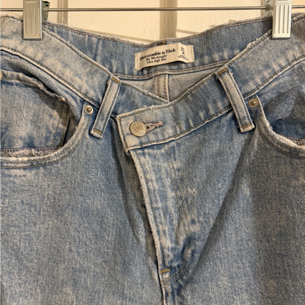 Abercrombie & Fitch Light Blue Straight Leg Jeans - Picture 4 of 5